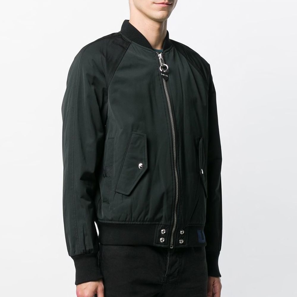 Get Barack Obama's Undeniably Cool Bomber Jacket Look