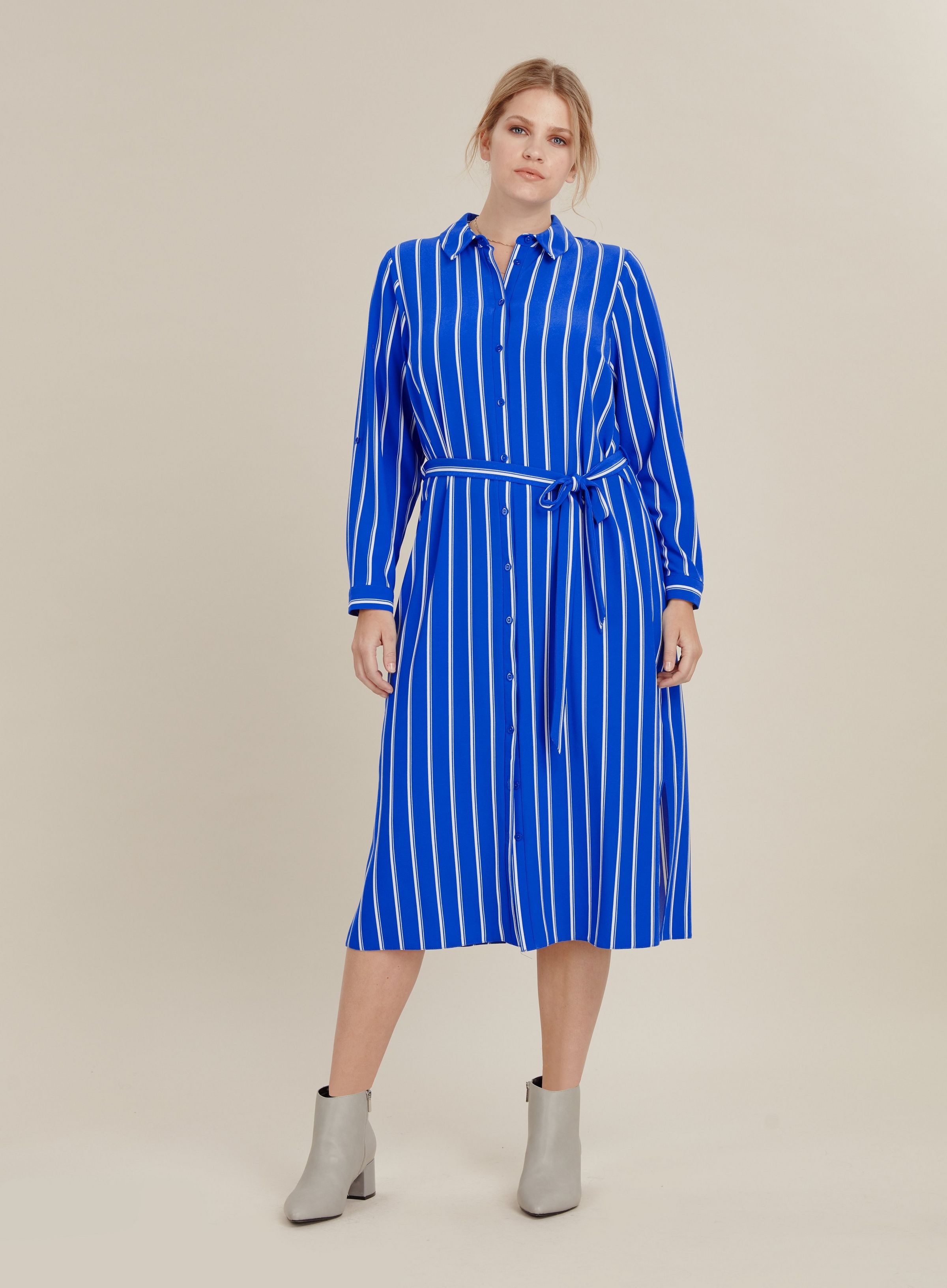 Fans love Holly Willoughby's statement Whistles Elfrida Bud Print