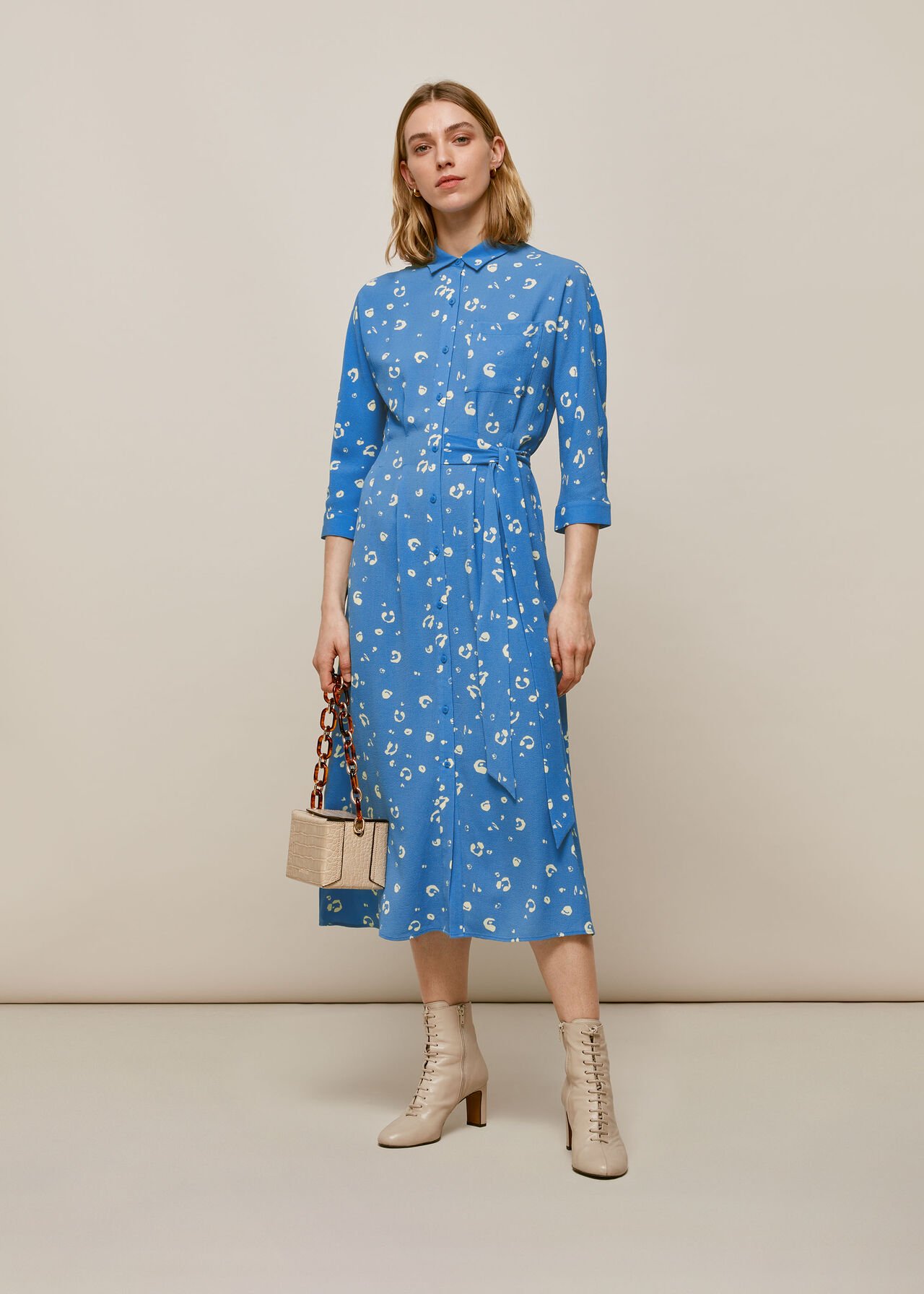 Lorraine's blue animal-print shirt dress has more than 50% off!