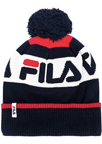 Ritratto Invernale Di Una Donna Divertente Con Cappello Di Lana E Una Donna Divertente Con Cappello Lana E Lunga Sciarpa Calda Che Si Diverte Ride Durante L Inverno Nevoso 166203657