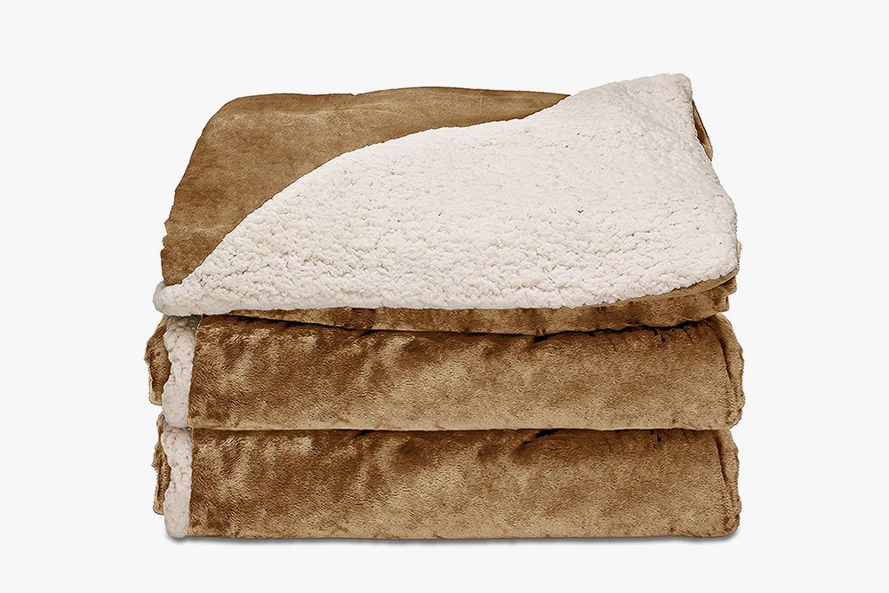 Sunbeam Heated Throw Blanket Review - Best Blanket for Winter 2022