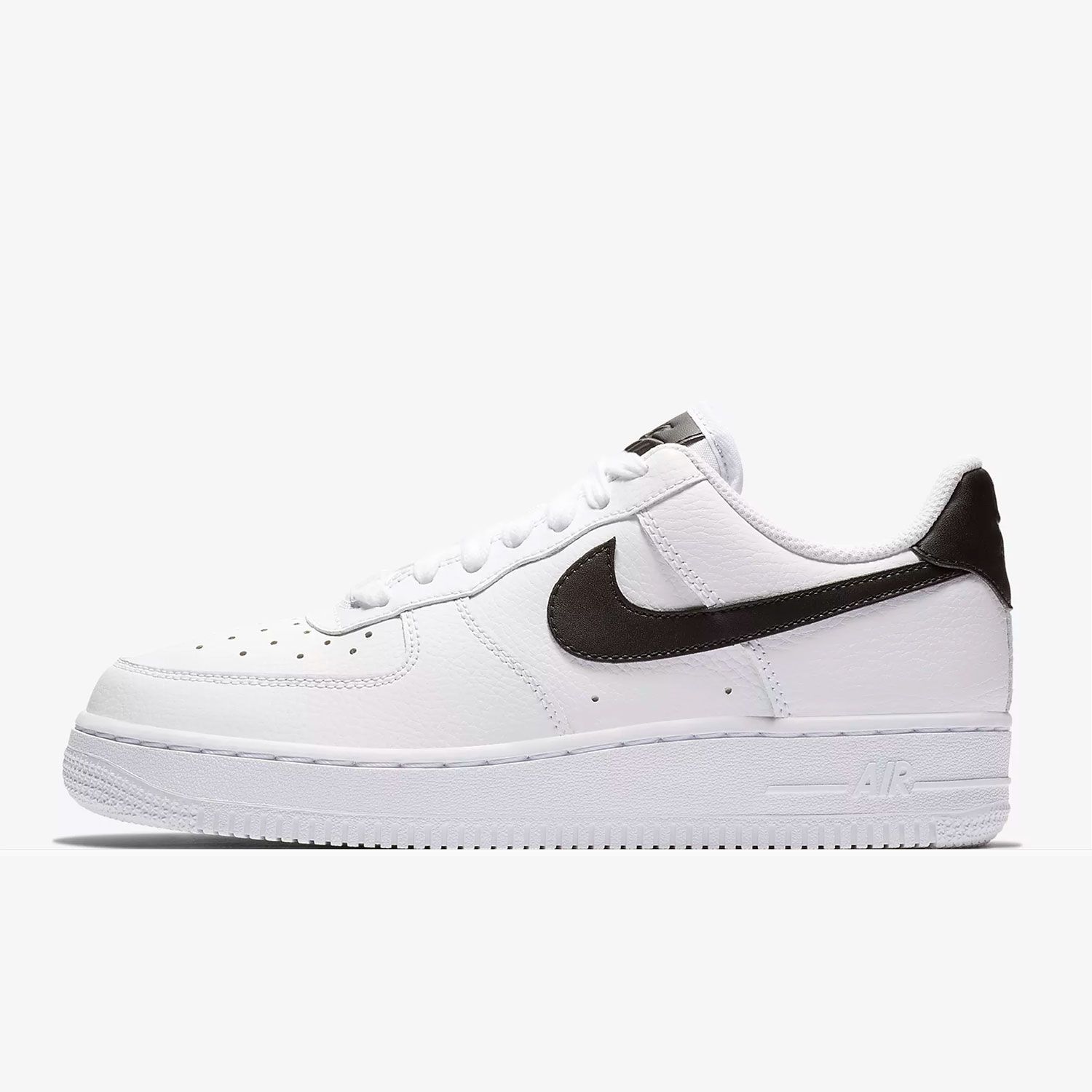 Las zapatillas de moda para mujer de la primavera 2021 - Main Image