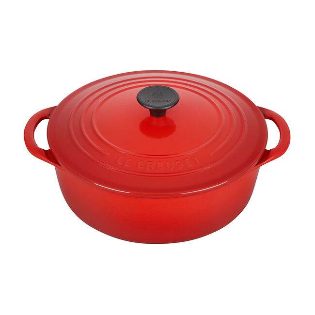 Le Creuset Is Holding a Factory to Table Sale Right Now