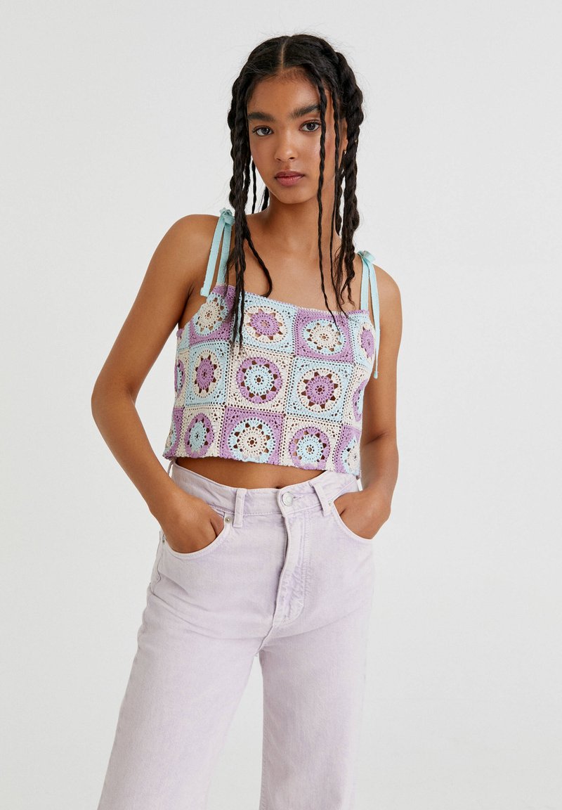 Come scegliere e abbinare i crop top dell'estate 2021 più belli