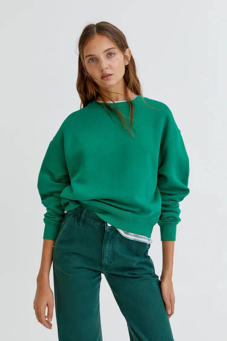 Nuestras 10 sudaderas verdes favoritas de la temporada
