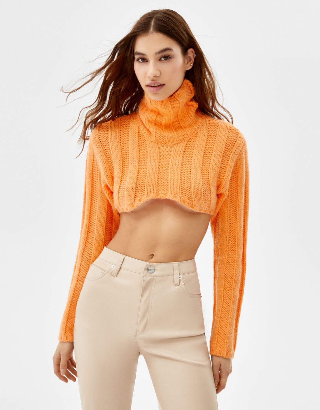 El jersey 'extracropped' de Chiara Ferragni está en Bershka