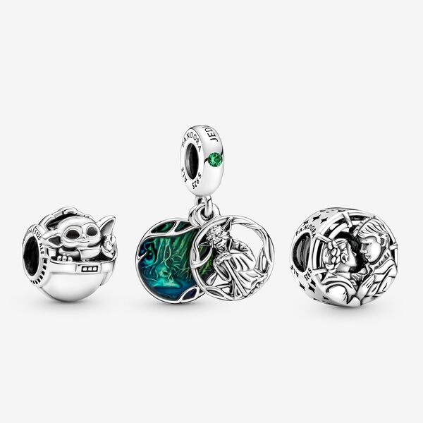 Star Wars gifts for men, women kids helmets, chess sets, more