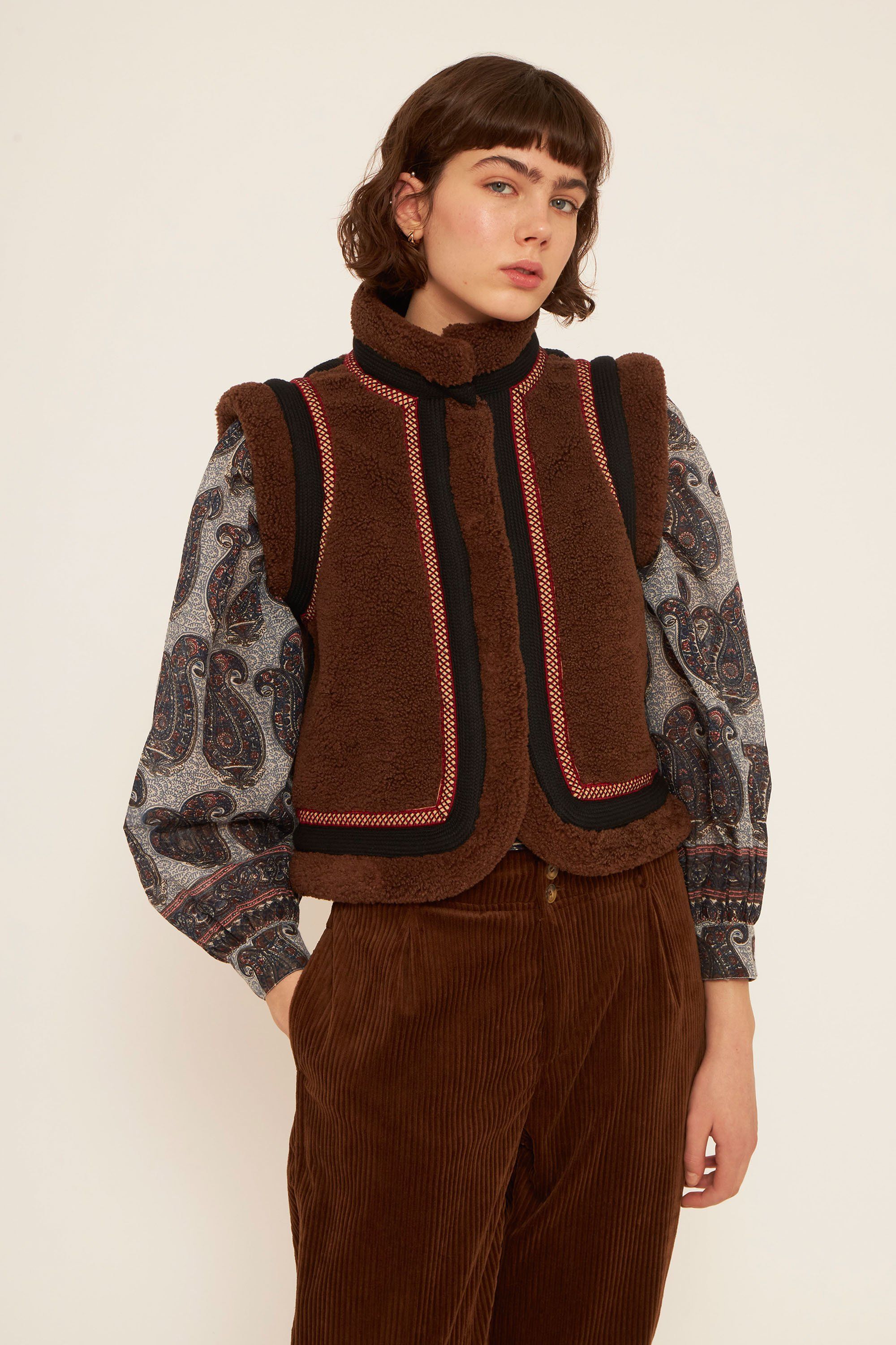10 chalecos boho que son tendencia este invierno