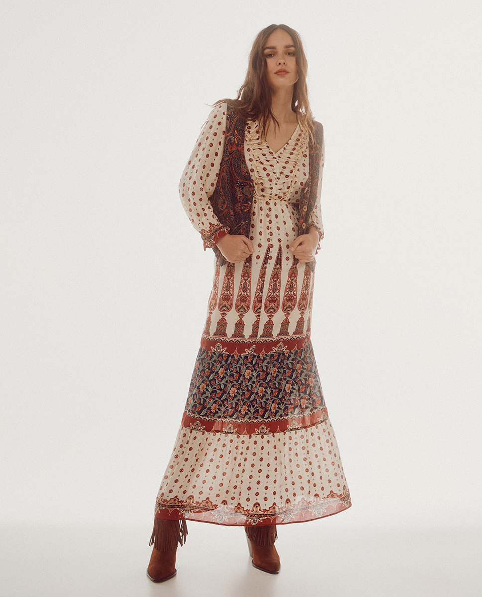 10 botas boho ideales para llevar en primavera con vestidos de