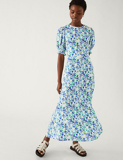 holly willoughby blue floral dress Holly Willoughby re-wears stunning M&S floral dress