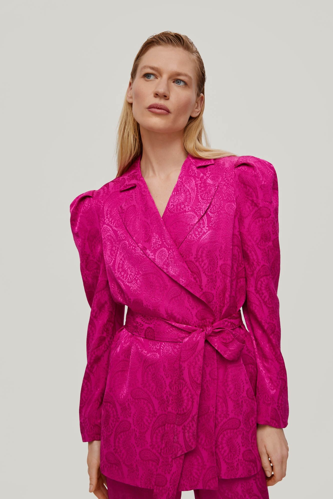 Cómo vestir en la Feria de Sevilla si no vas de flamenca