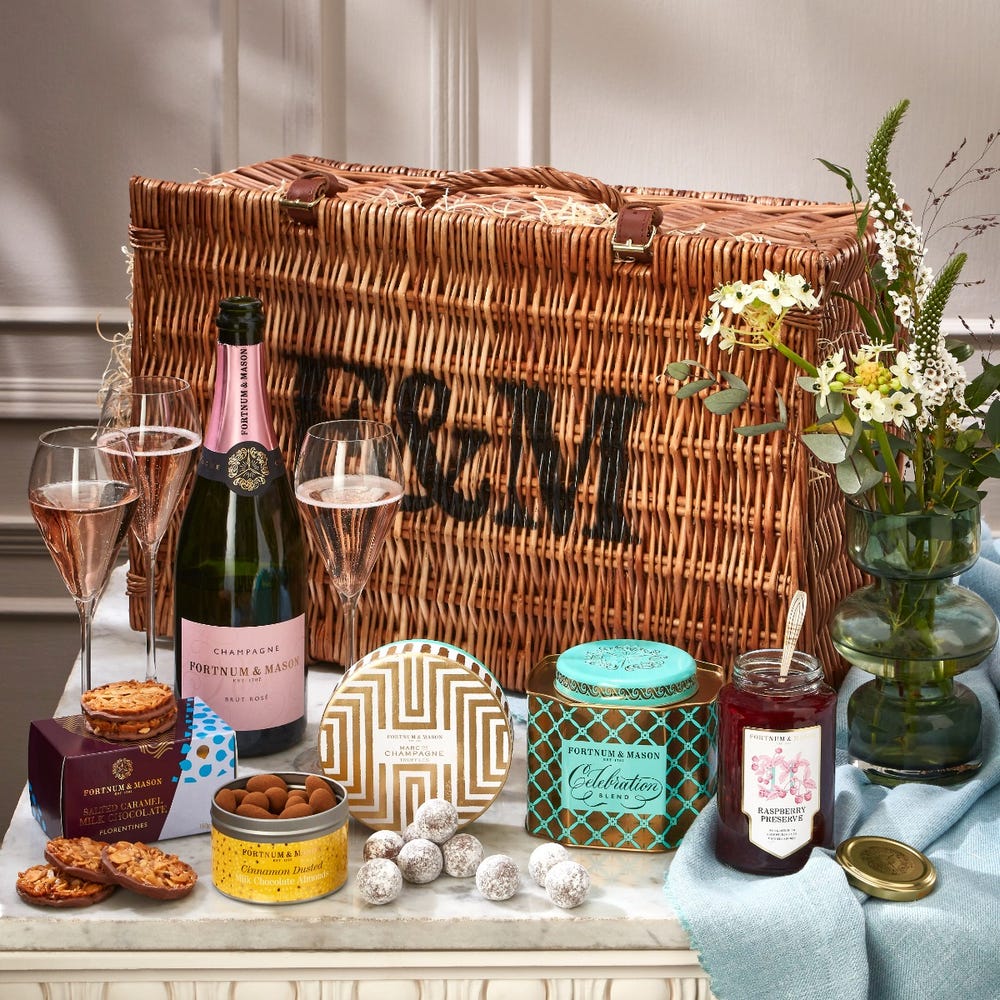The best picnic hampers to enjoy with friends