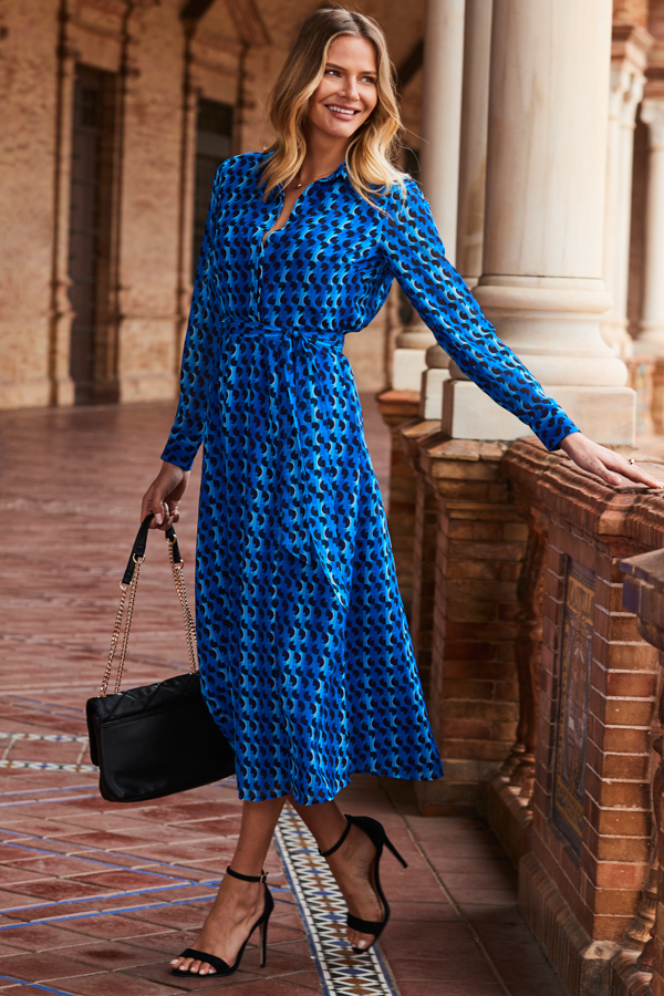 lorraine kelly denim dress Lorraine Kelly Denim Dress Today Lorraine Kelly Shows How To Wear A Shirt  Dress This Spring