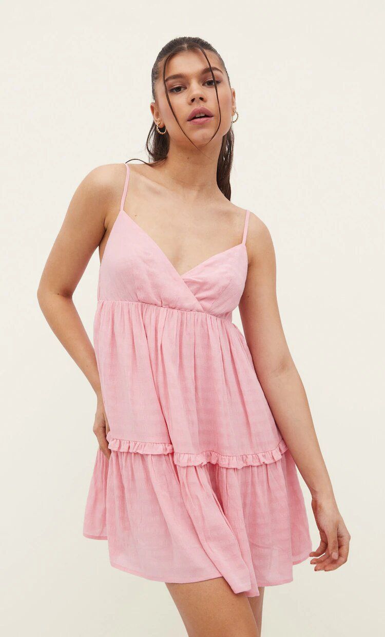 vestidos bonitos de las rebajas de Stradivarius por menos de 16