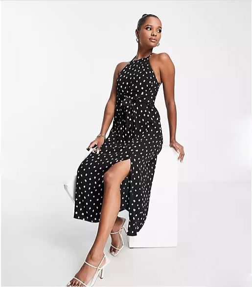 Chenoa está espectacular con el vestido de lunares más favorecedor