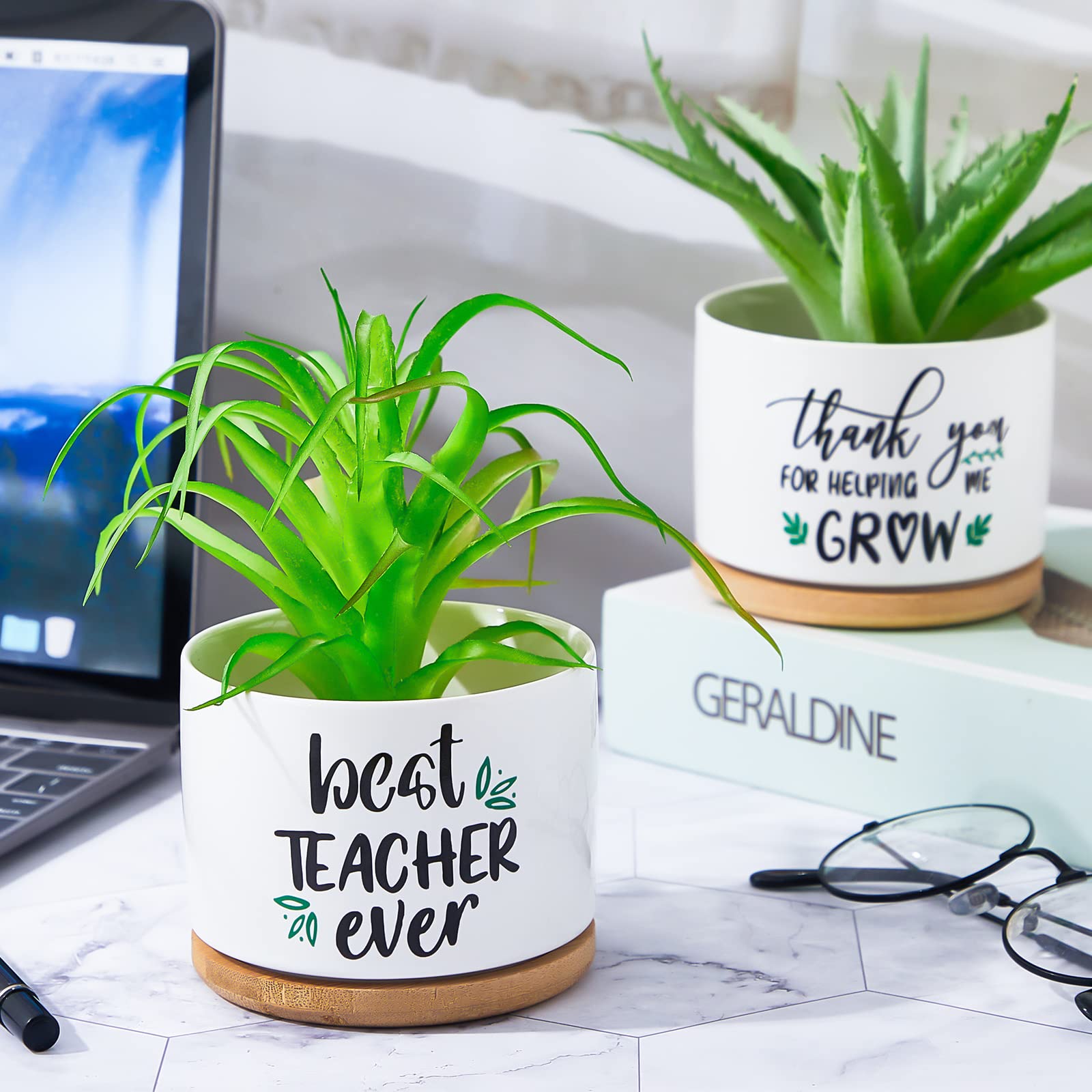 30 Best Teacher Gifts: Things They Really Want in 2025