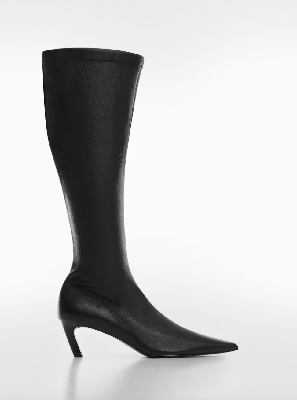 botas altas de Zara, Stradivarius o Mango que alargan las