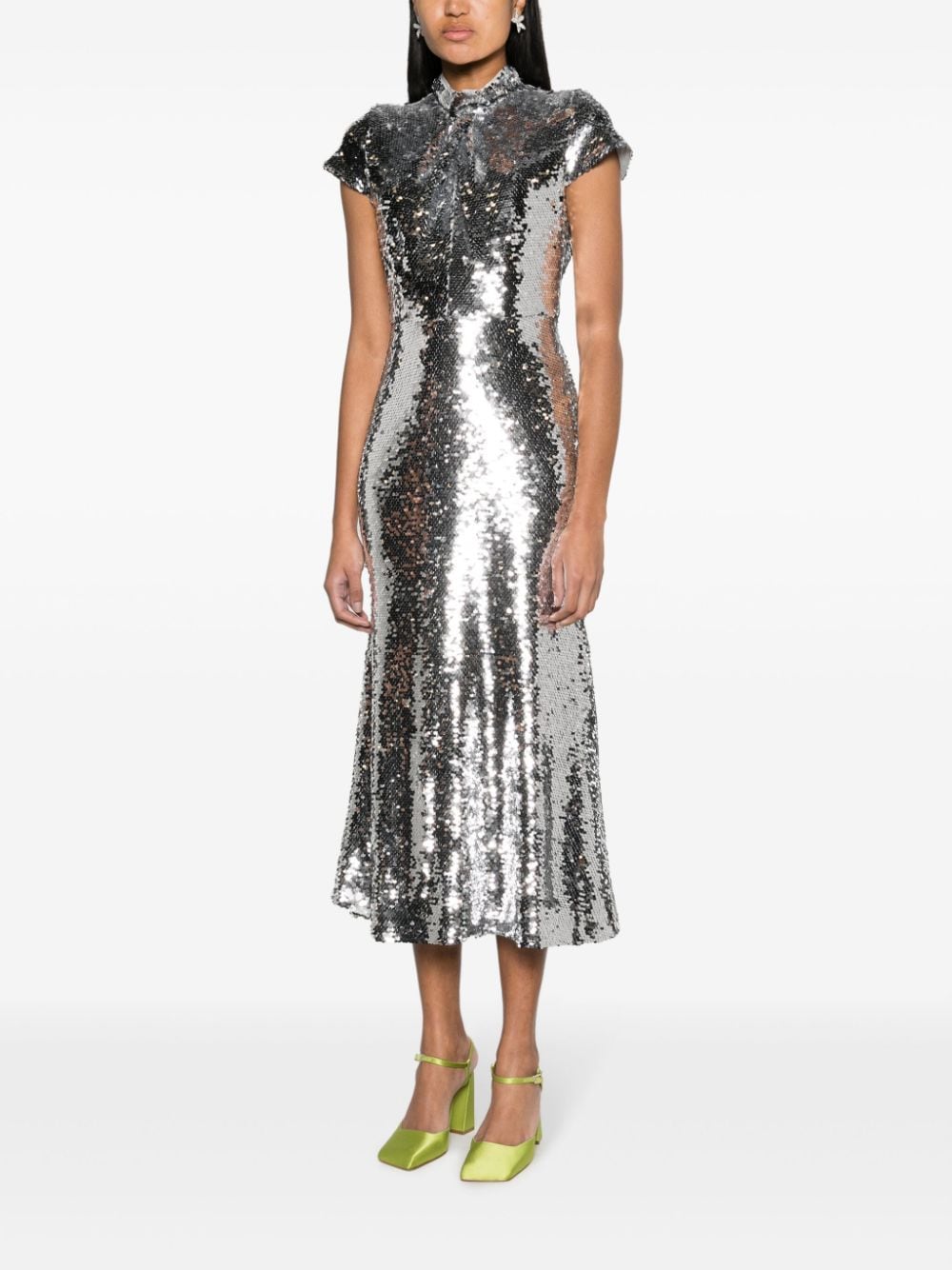 mariska hargitay silver dress Mariska Hargitay Went for a 'Bejeweled' Look to Celebrate 25 Years of 'Law & Order: SVU'