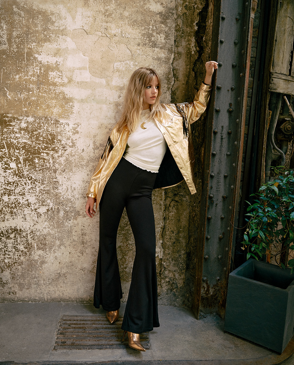 Atentas a los pantalones tipazo de 14 € que Miriam Giovanelli ha