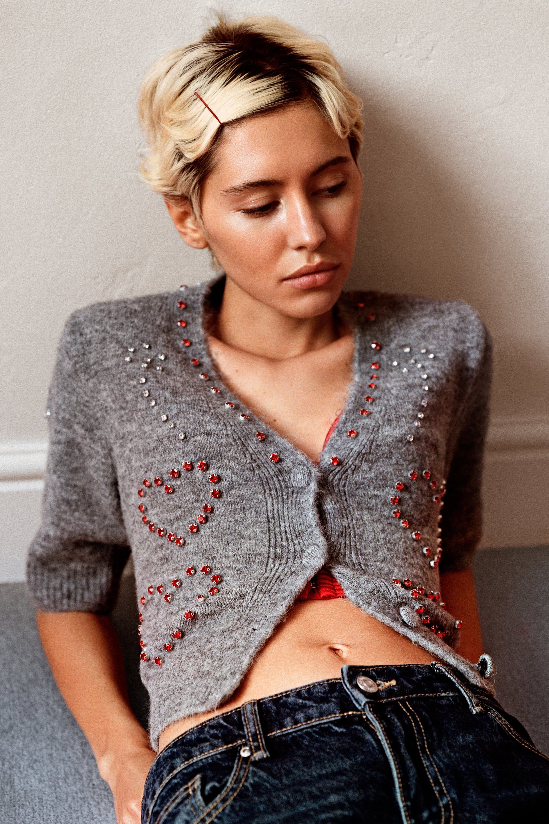 chaquetas y jerséis finos de Zara, Stradivarius y Mango para