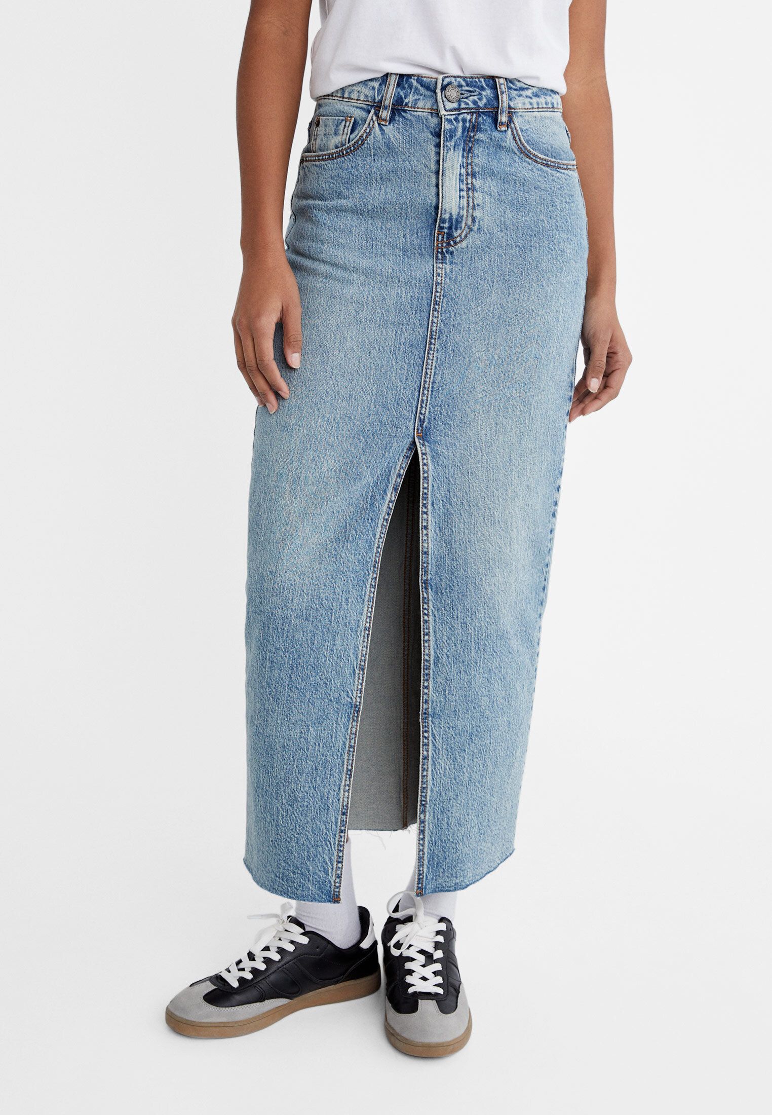 faldas vaqueras largas de Zara, Stradivarius o Lefties que son