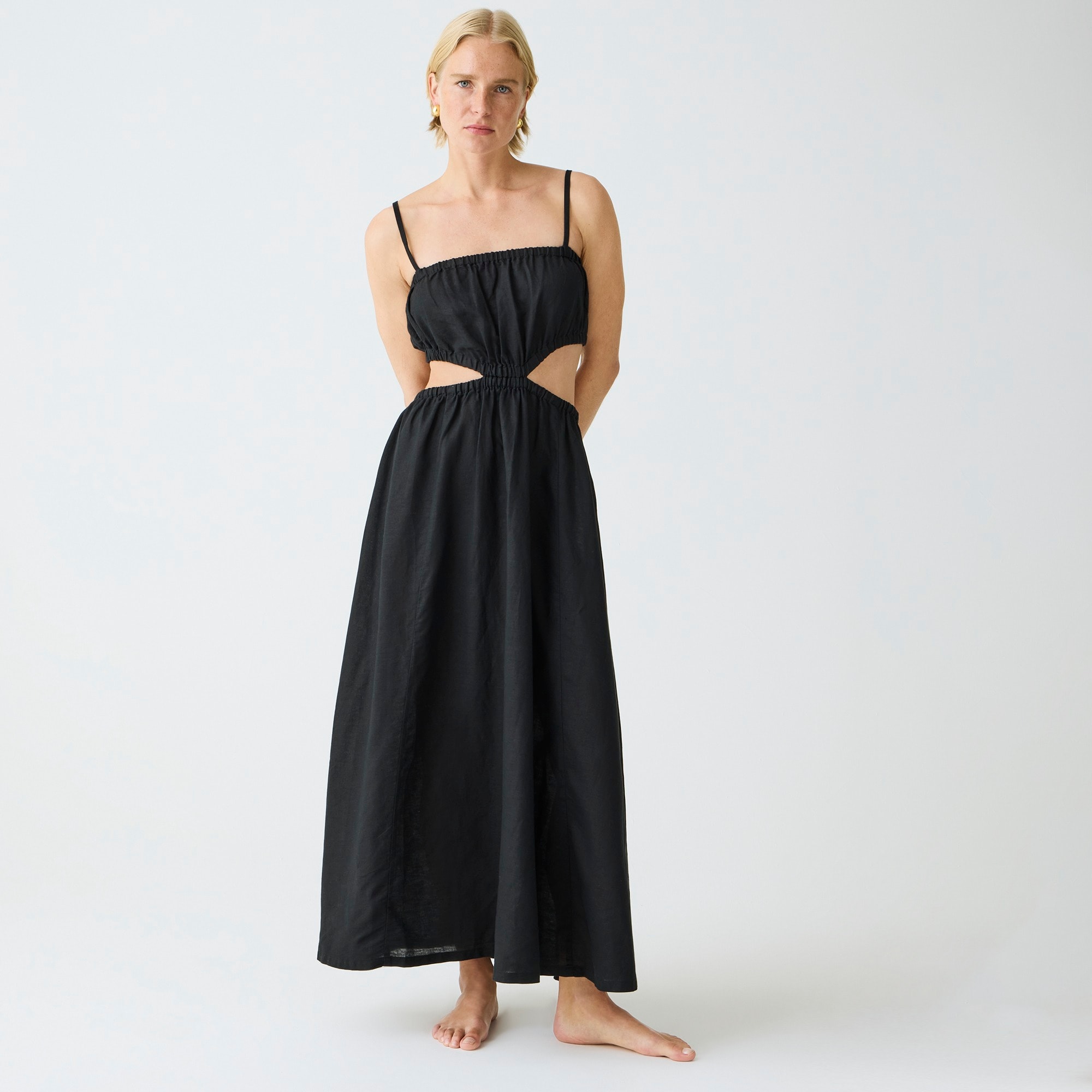 20 Cute Beach Outfits for Summer 2024 - What to Wear to the Beach