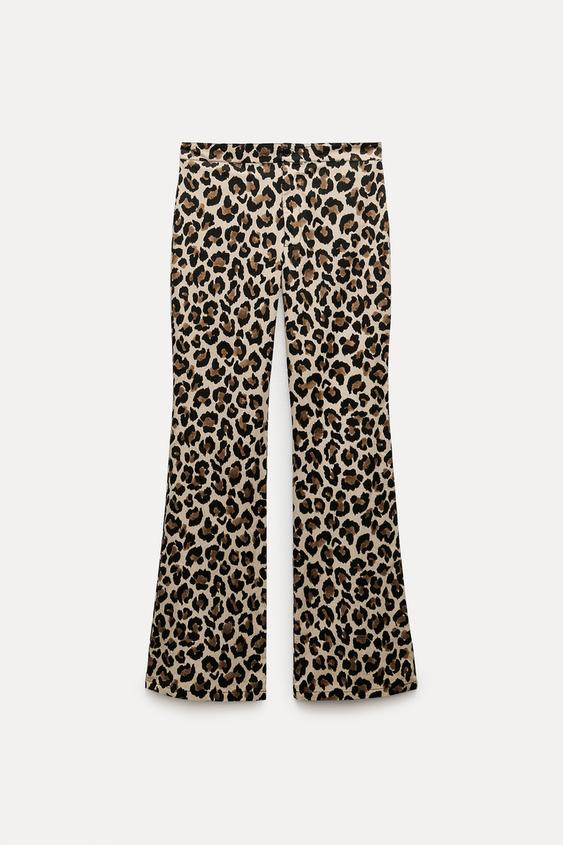Los pantalones de leopardo de 30 euros de Marta Ortega acaban de