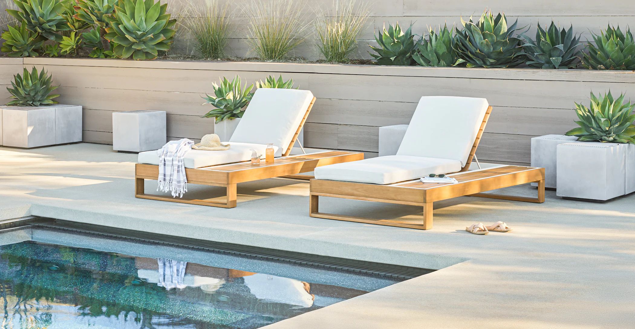 15 Best Pool Lounge Chairs 2024 Best Outdoor Loungers for Patio