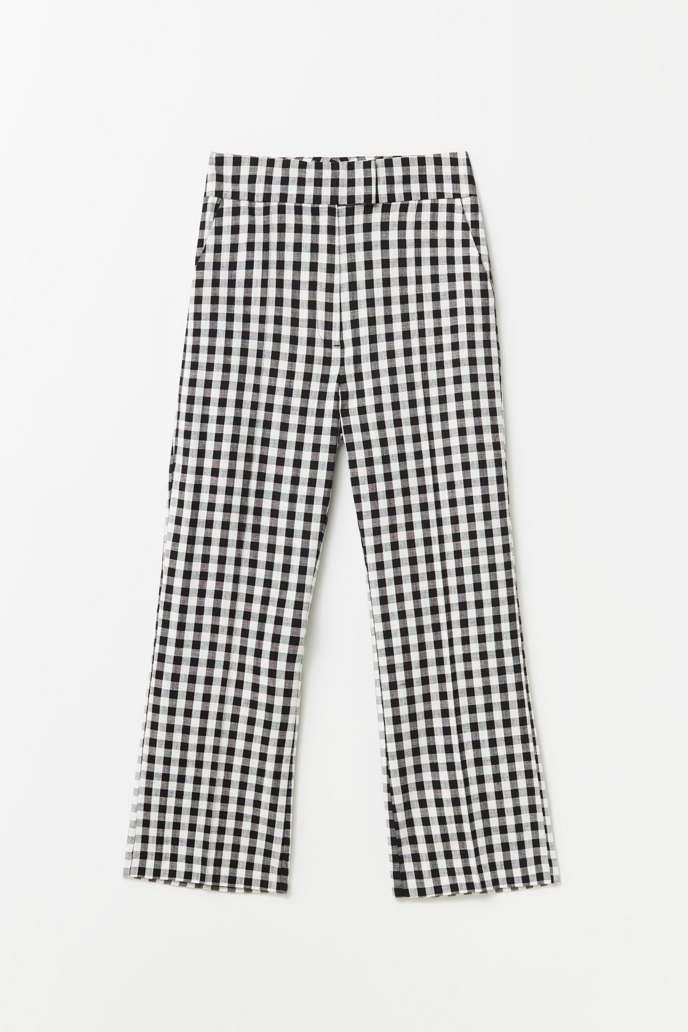 El traje de cuadros vichy de Sfera (70 €) que todas quieren lucir