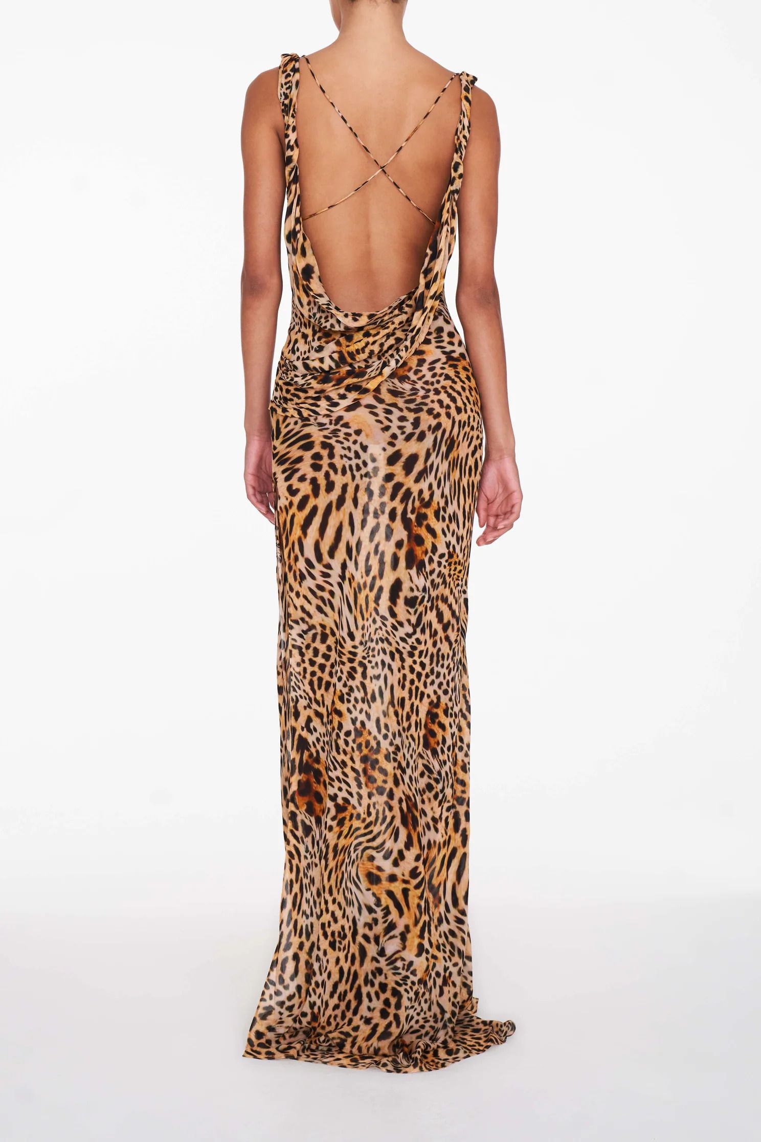 Los vestidos de leopardo en tendencia de Zara, Mango o Pull&Bear