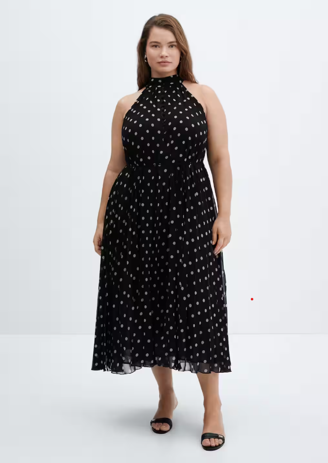 Een zwarte jurk op een bruiloft: dit zijn de mooiste outfits