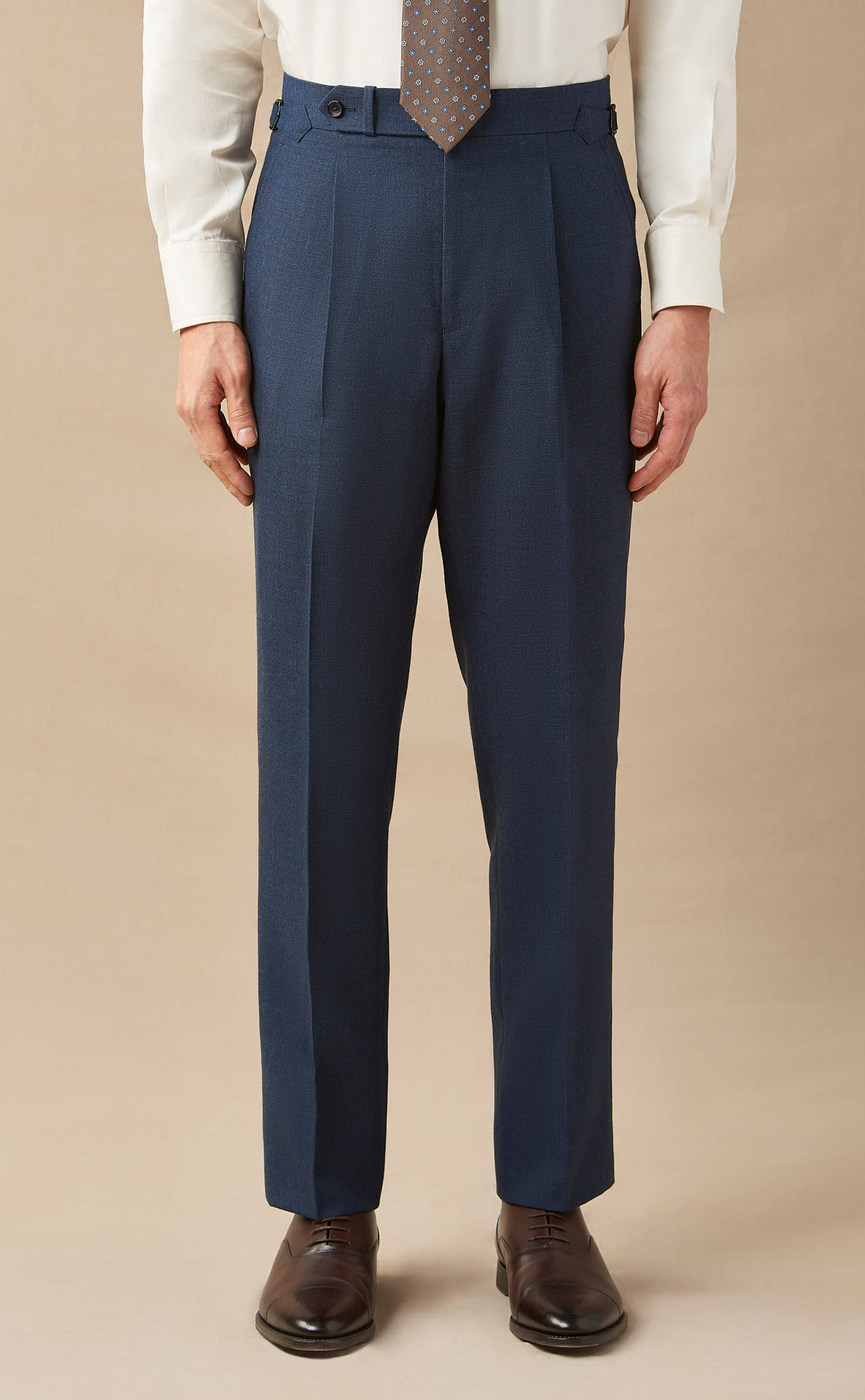 9 Best High-Waisted Pants That Look Great on Everyone