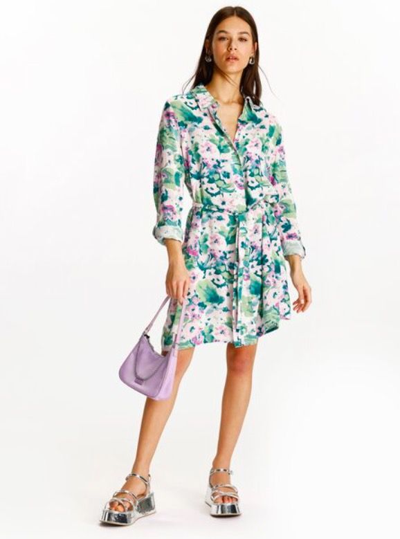 Los 11 vestidos de flores de Zara, Mango o Lefties más bonitos de