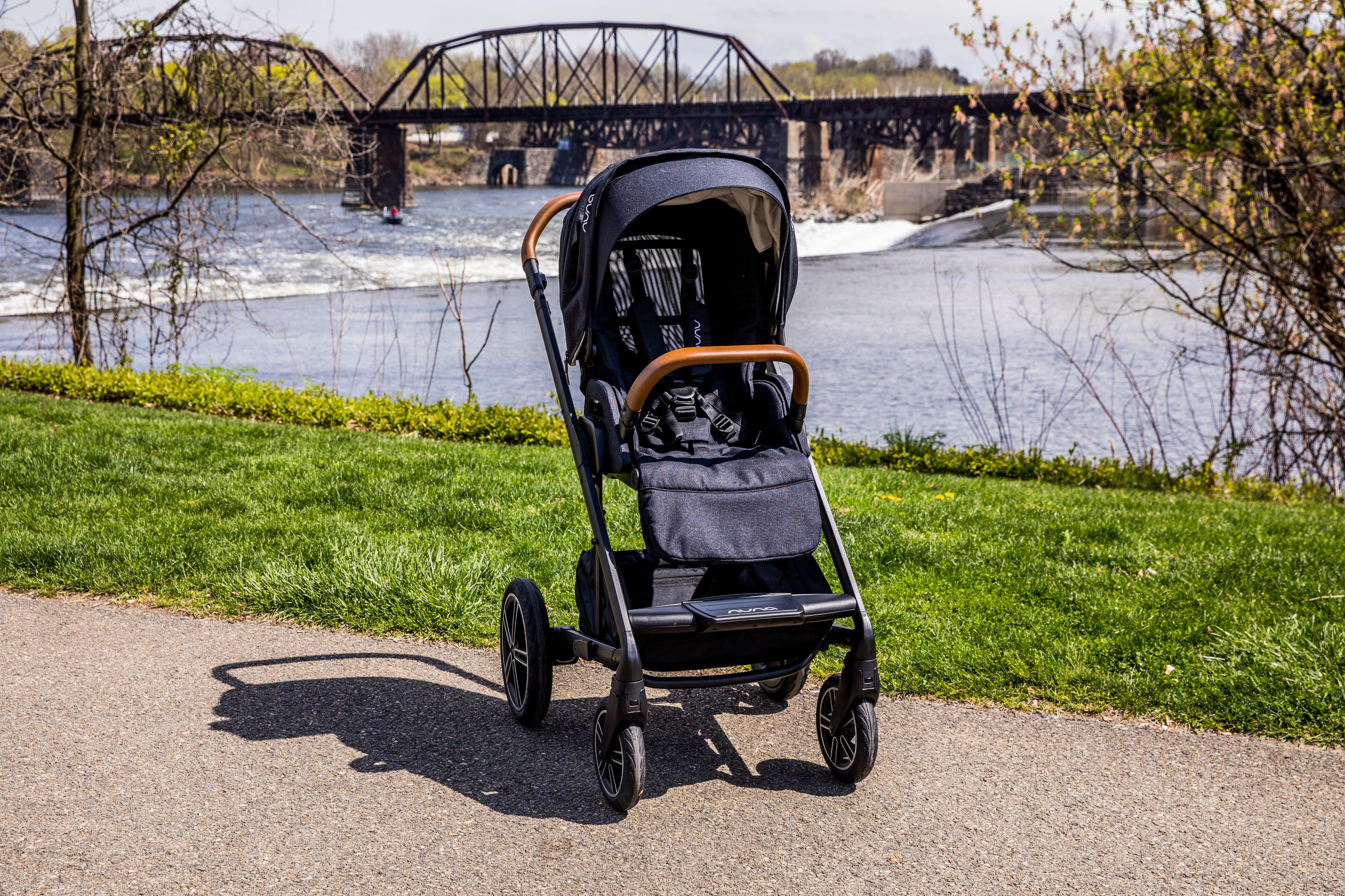 V nuna  Nuna SWIV Stroller – Hopscotch Kids OR