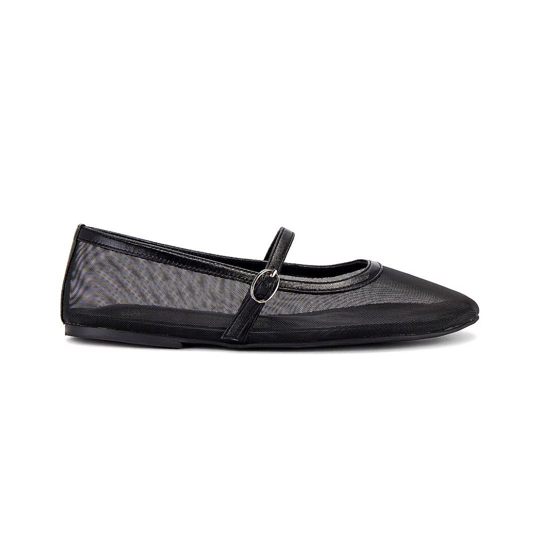 【INCHANT ME】Mesh See-Through Flat Shoes The see-through shoe is this summer's most divisive trend