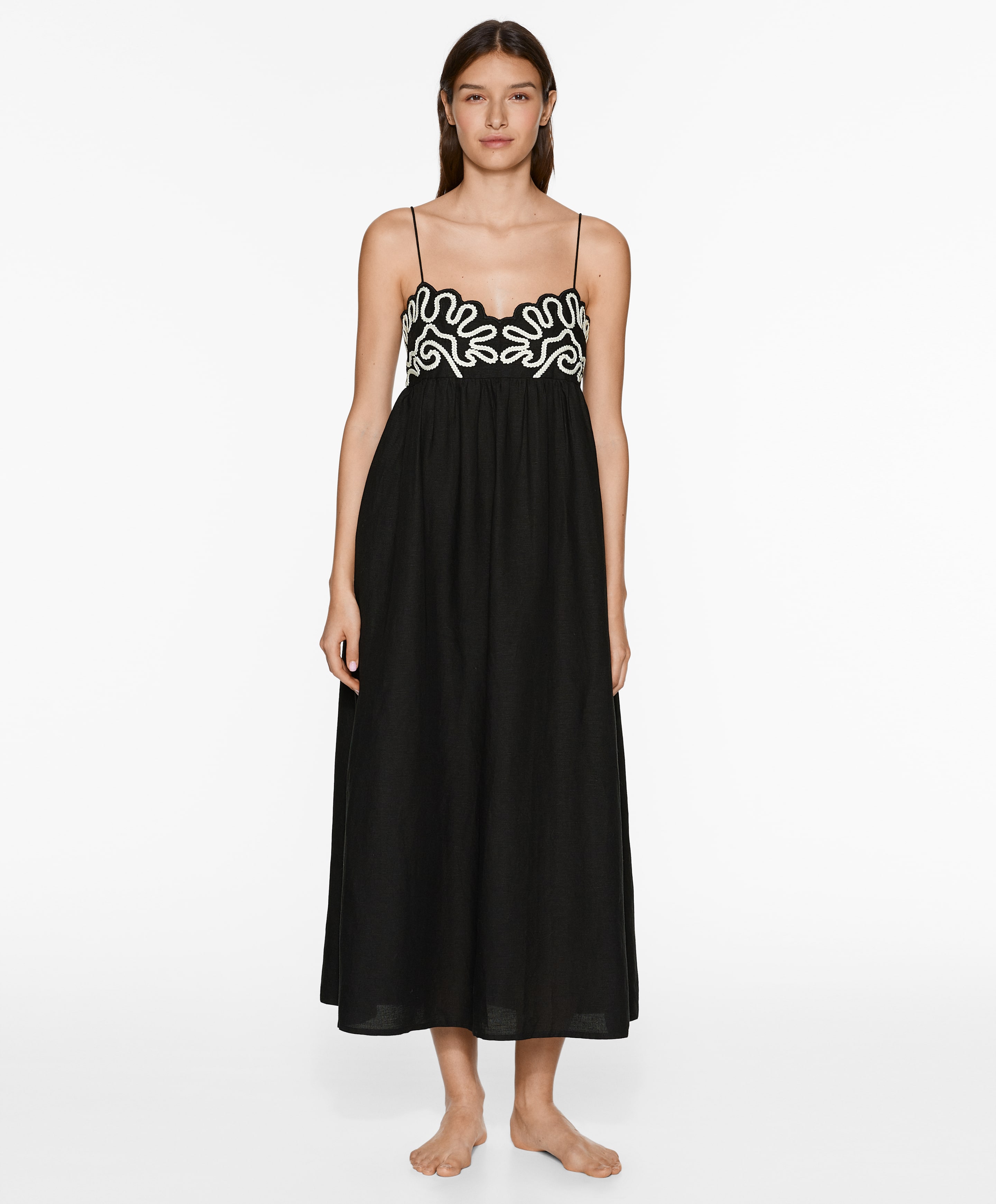 Ya hay vestidos de primavera en Oysho, los más maravillosos que