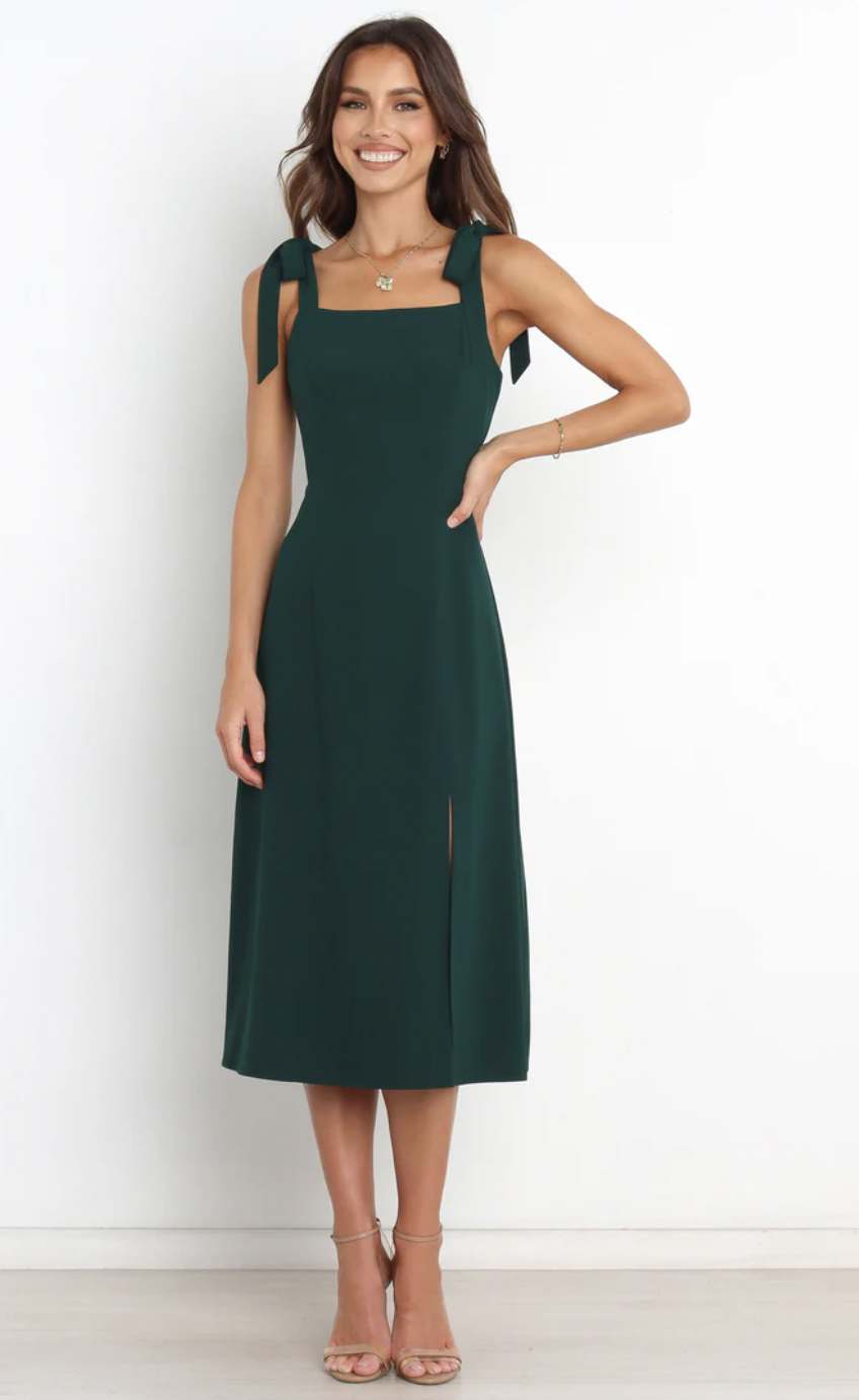 25 Best Graduation Outfit Ideas to Wear With Your Cap and Gown, image size:848x1382