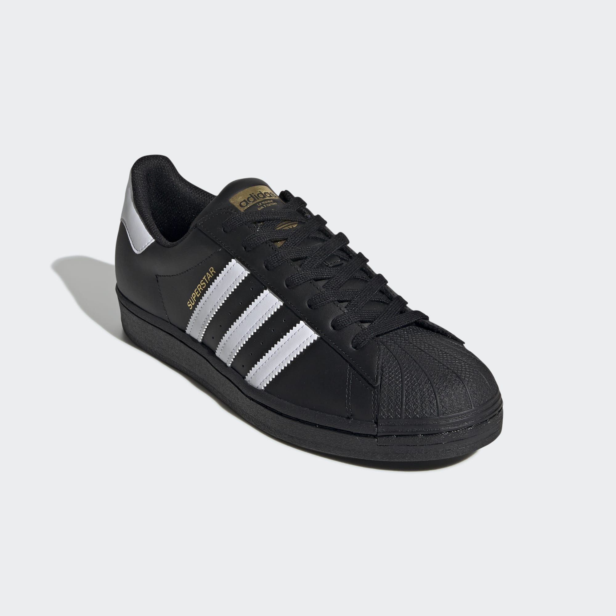 Las 10 zapatillas Adidas de hombre casual tendencia en 2024