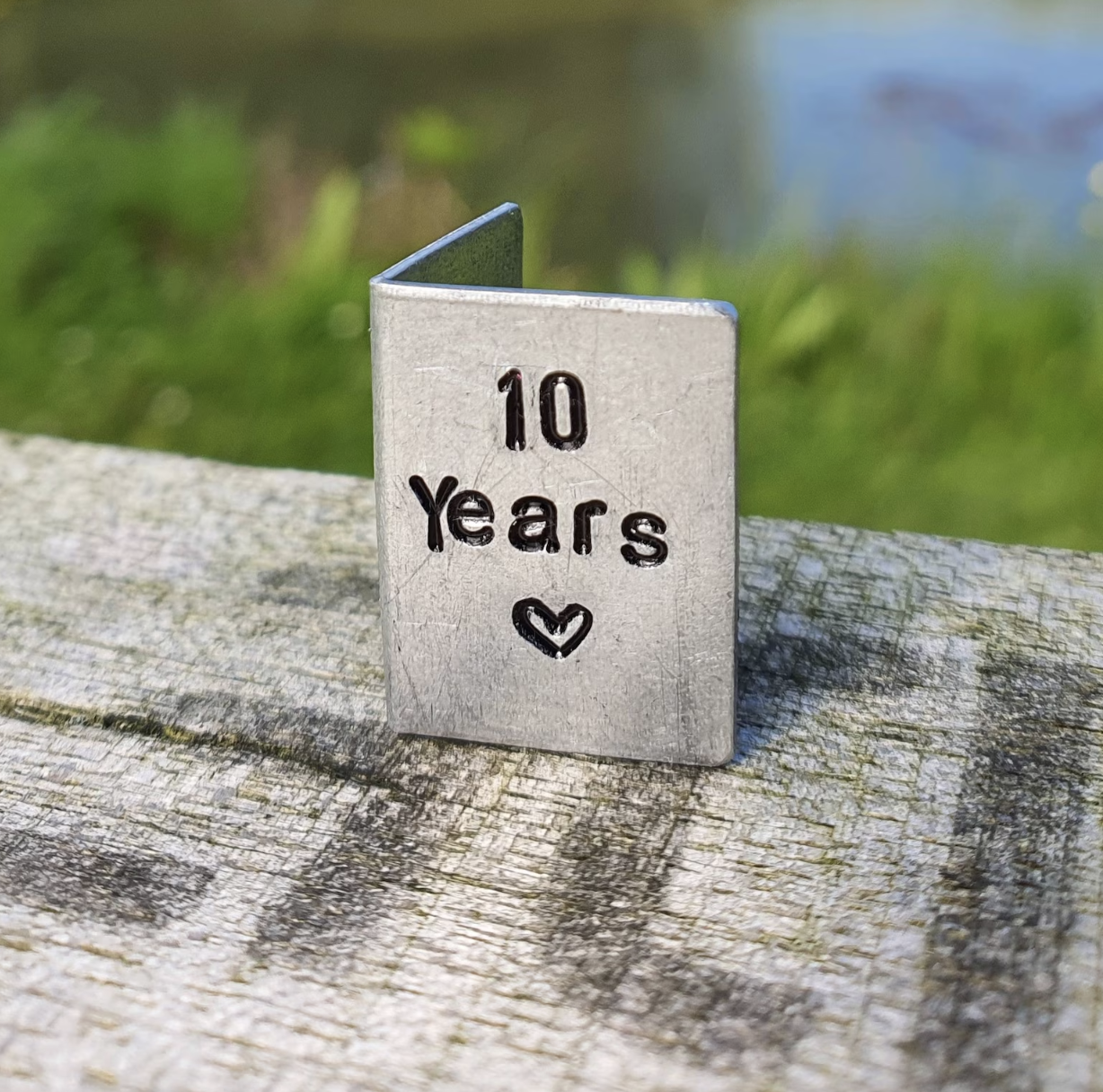35 Best 10th Anniversary Gifts Your Spouse Will Love