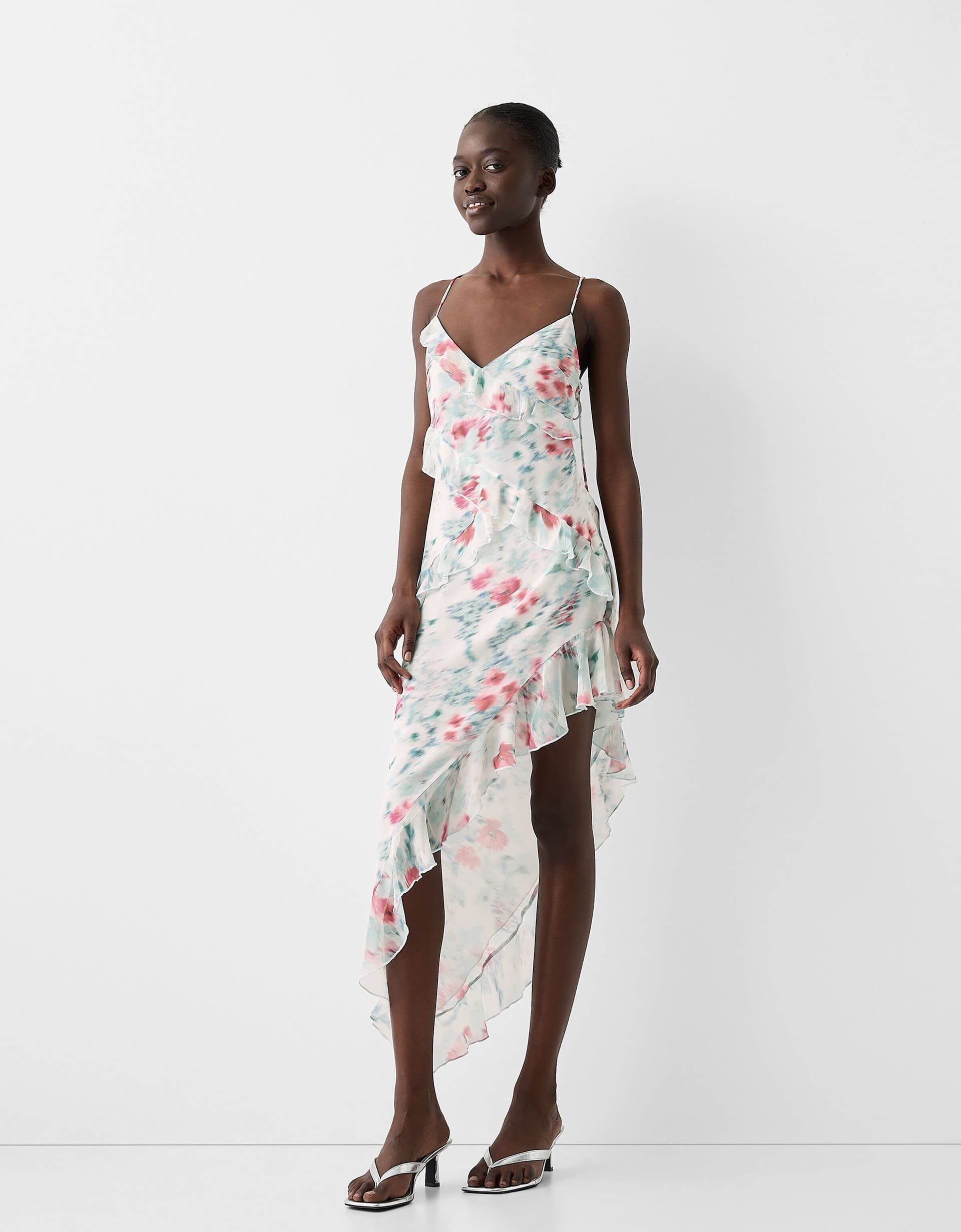 Vestidos Estampados Vestido De Flores Corto Bershka Vestidos