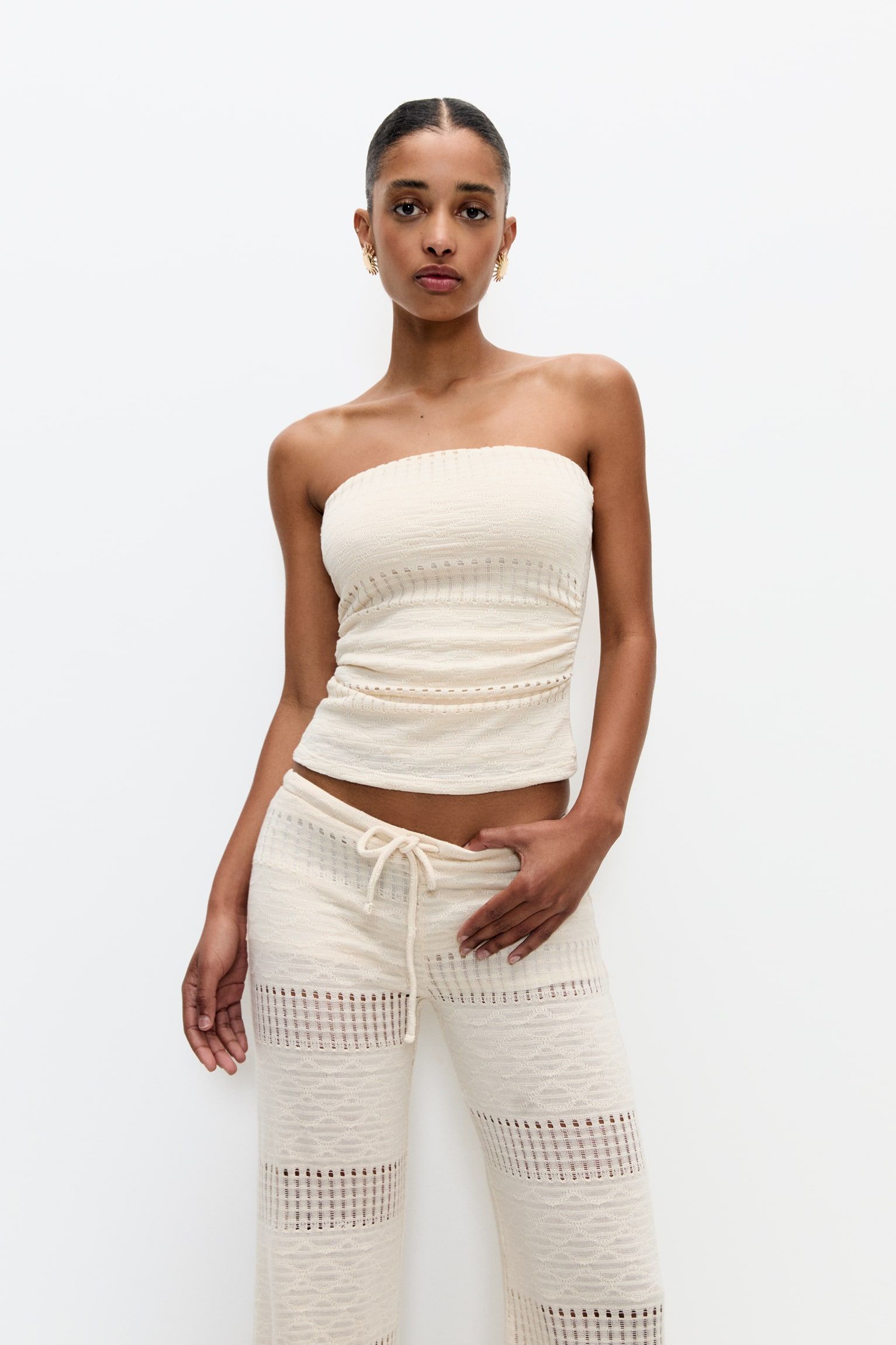 tops y blusas boho de Zara Stradivarius y Pull&Bear rebajados