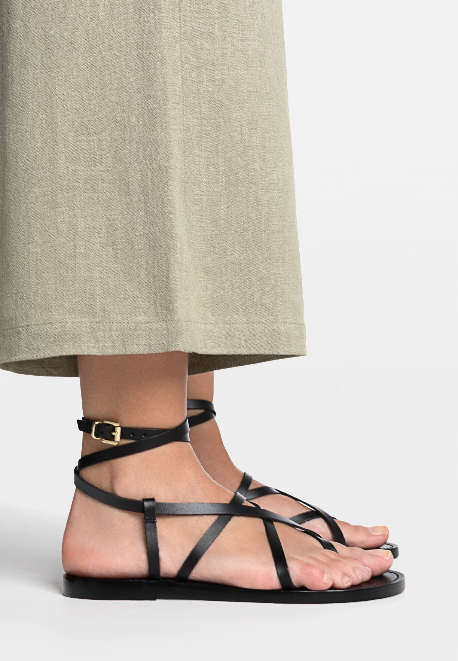 Sandalias Doradas Sandalias De Tacon Atadas Stradivarius Sandalias Tacon  Tiras Atadas Falda Sandalias Negras