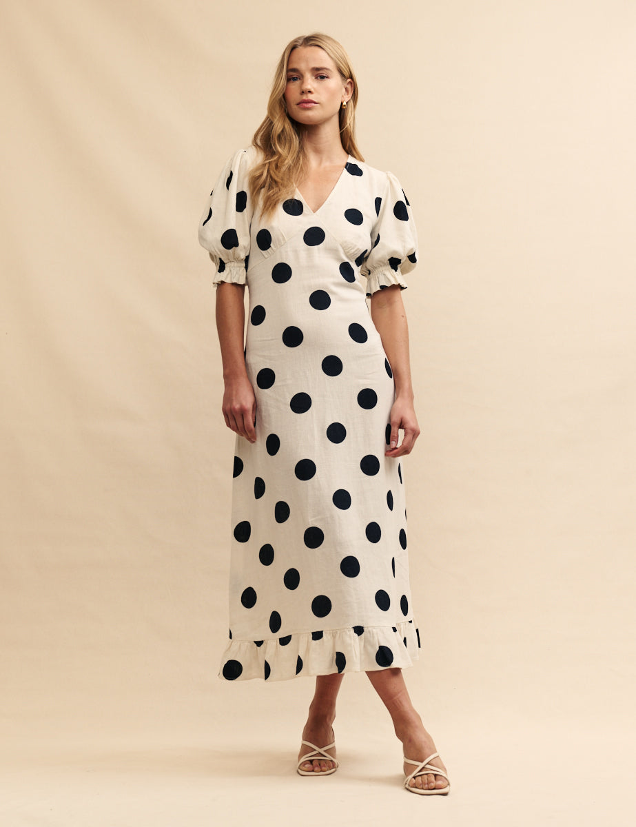 lady gaga polka dot dress We Can't Get Over The Size Of Lady Gaga's Oval Diamond Ring