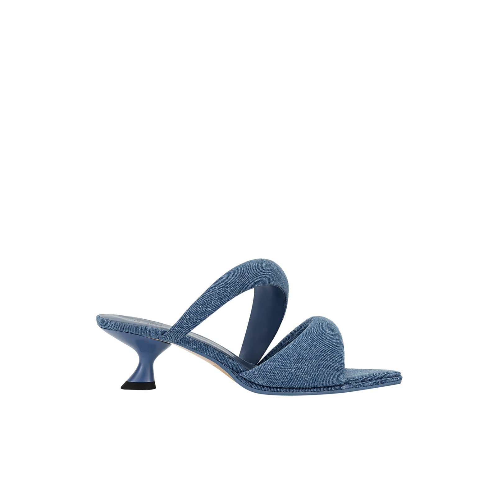 Best Shoes to Wear With Flare Jeans in 2024