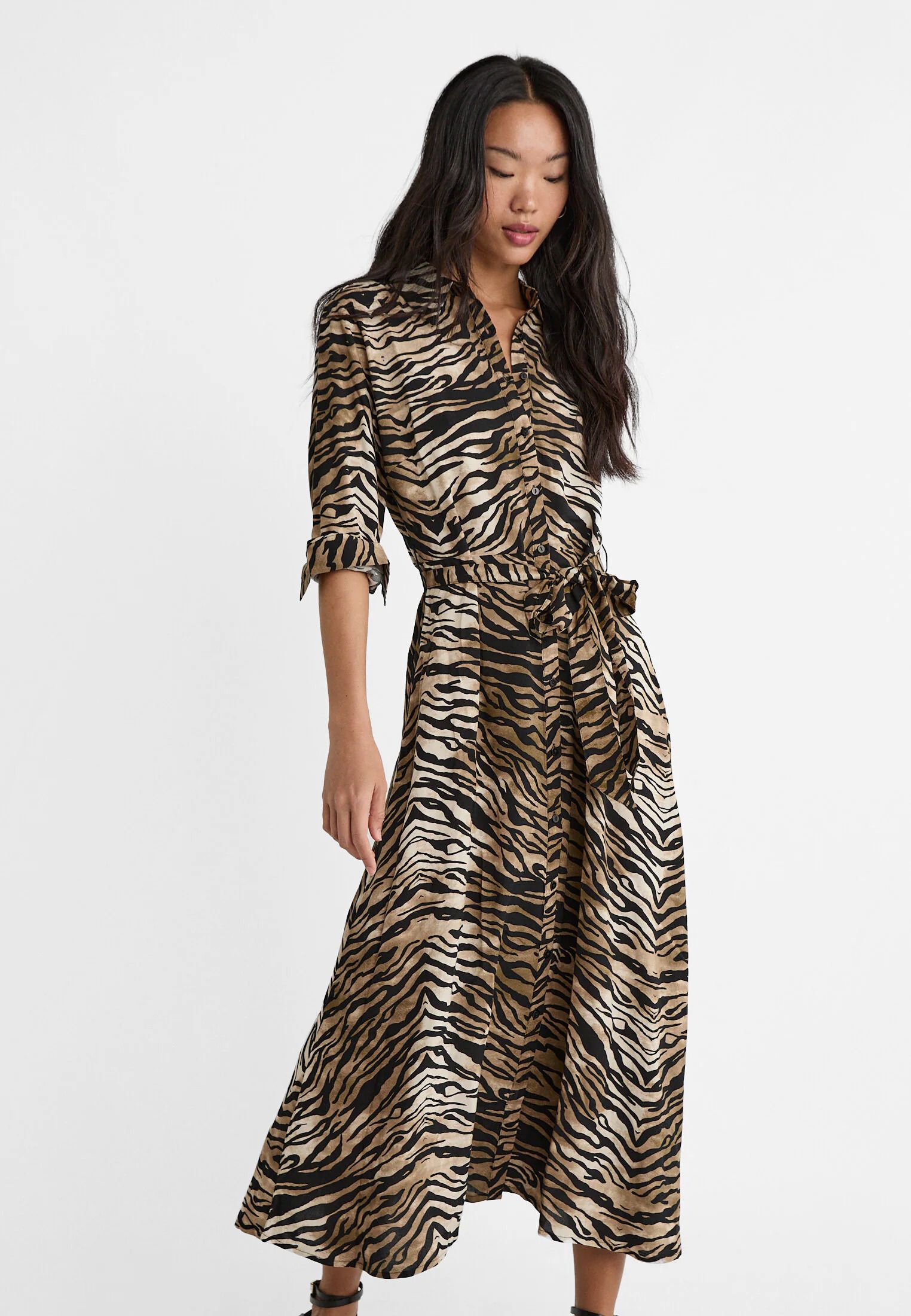 vestidos camiseros de Zara, Stradivarius y H&M que sientan bien