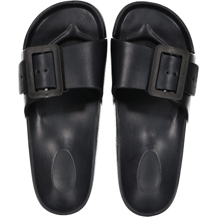 Deze comfy slippers kosten euro maar zien er stuk duurder uit