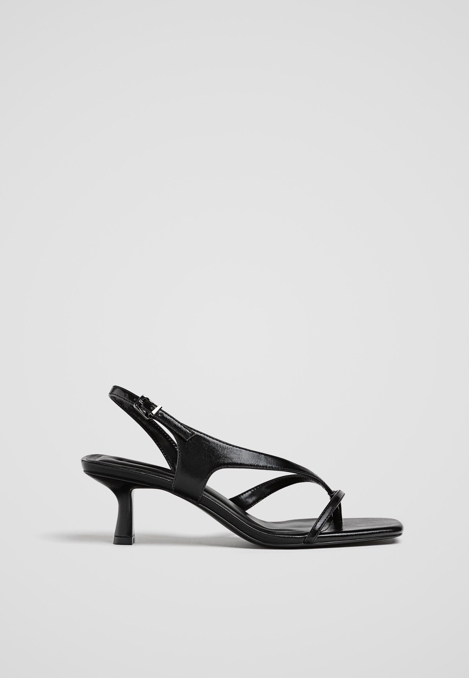 10 marcas de zapatos diferentes a Zara donde comprar las sandalias