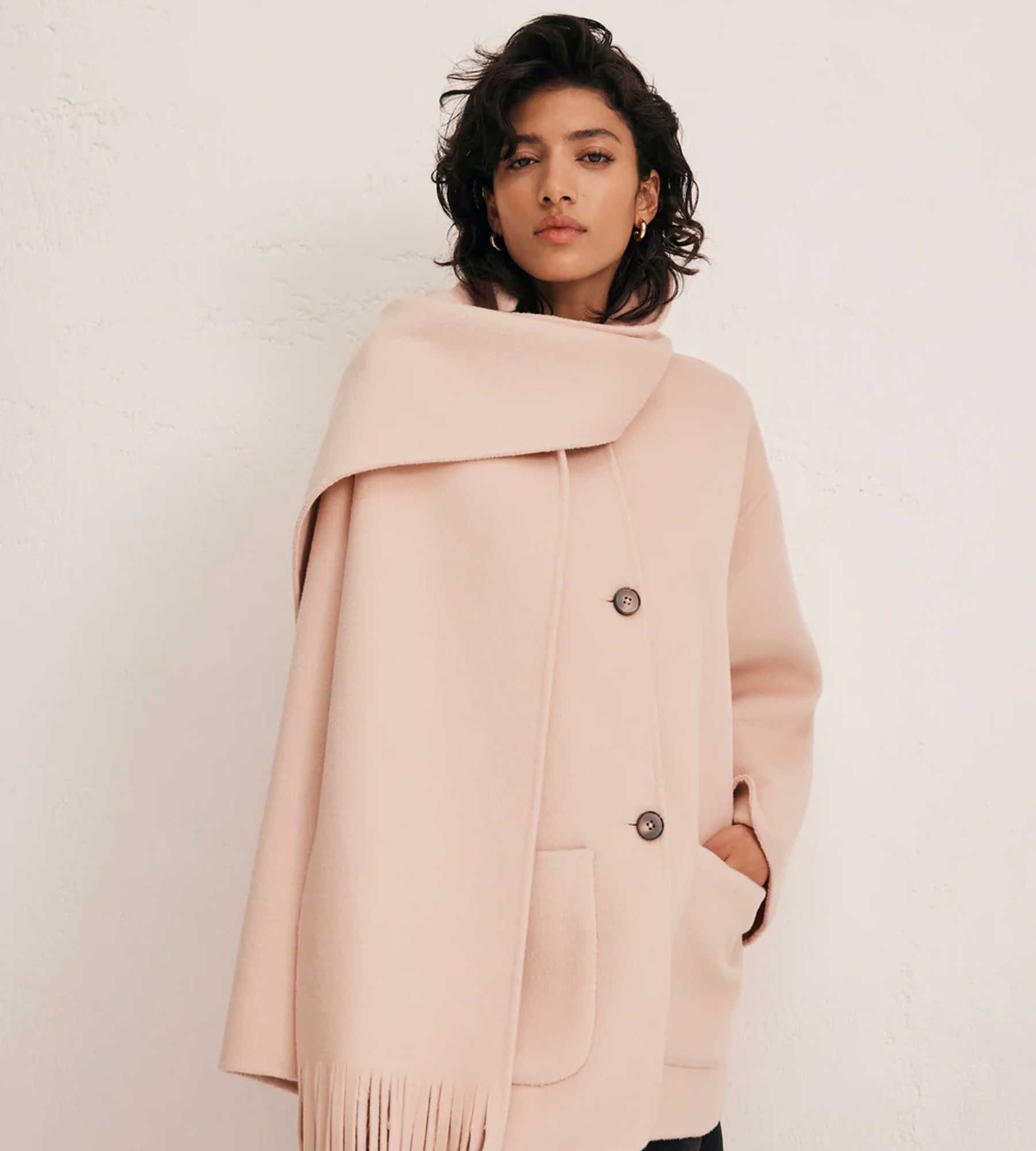 This ingenious 'scarf coat' will be the jacket of the season