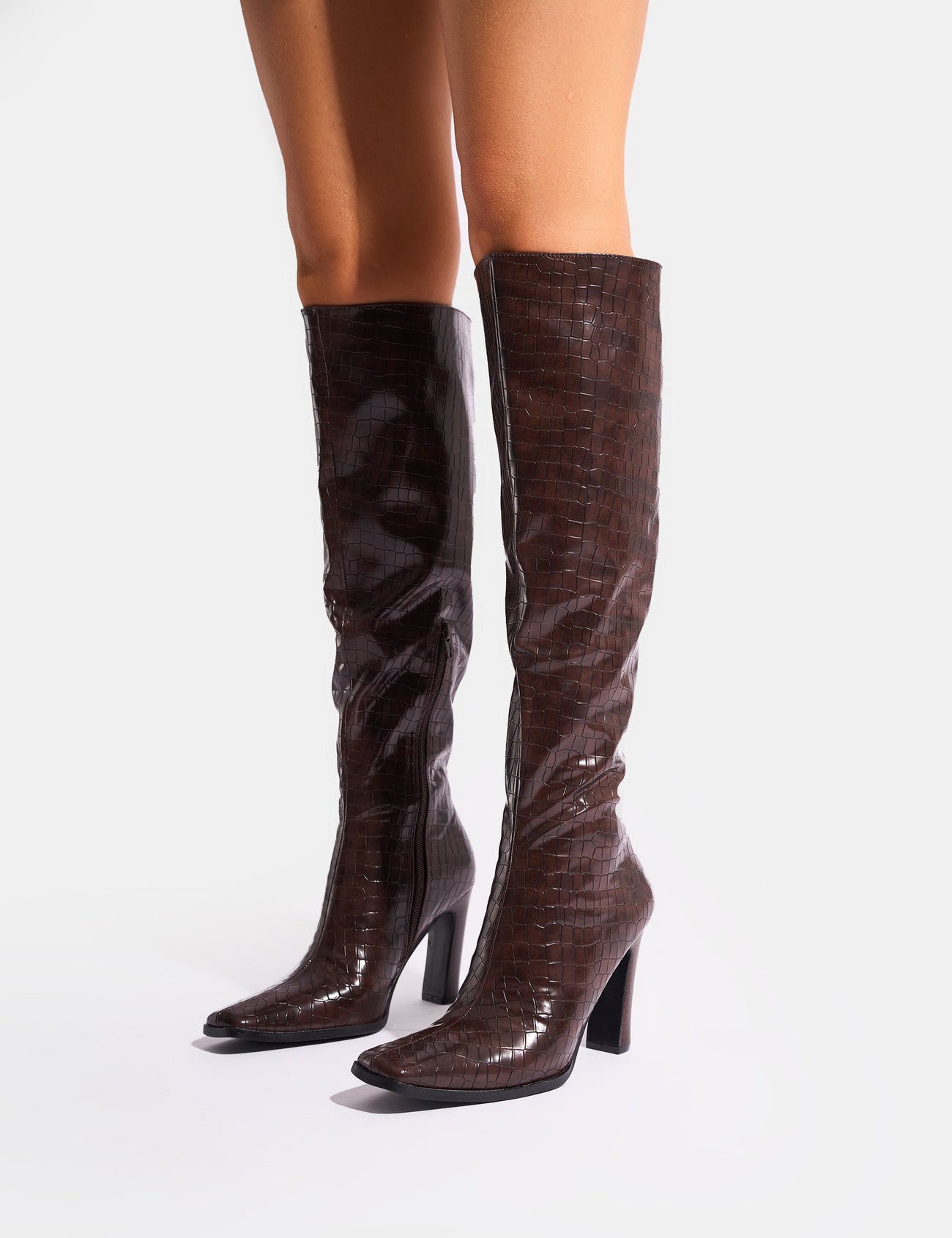 How to Wear Knee-High Boots With Dresses 2024, According to Fashion Editors