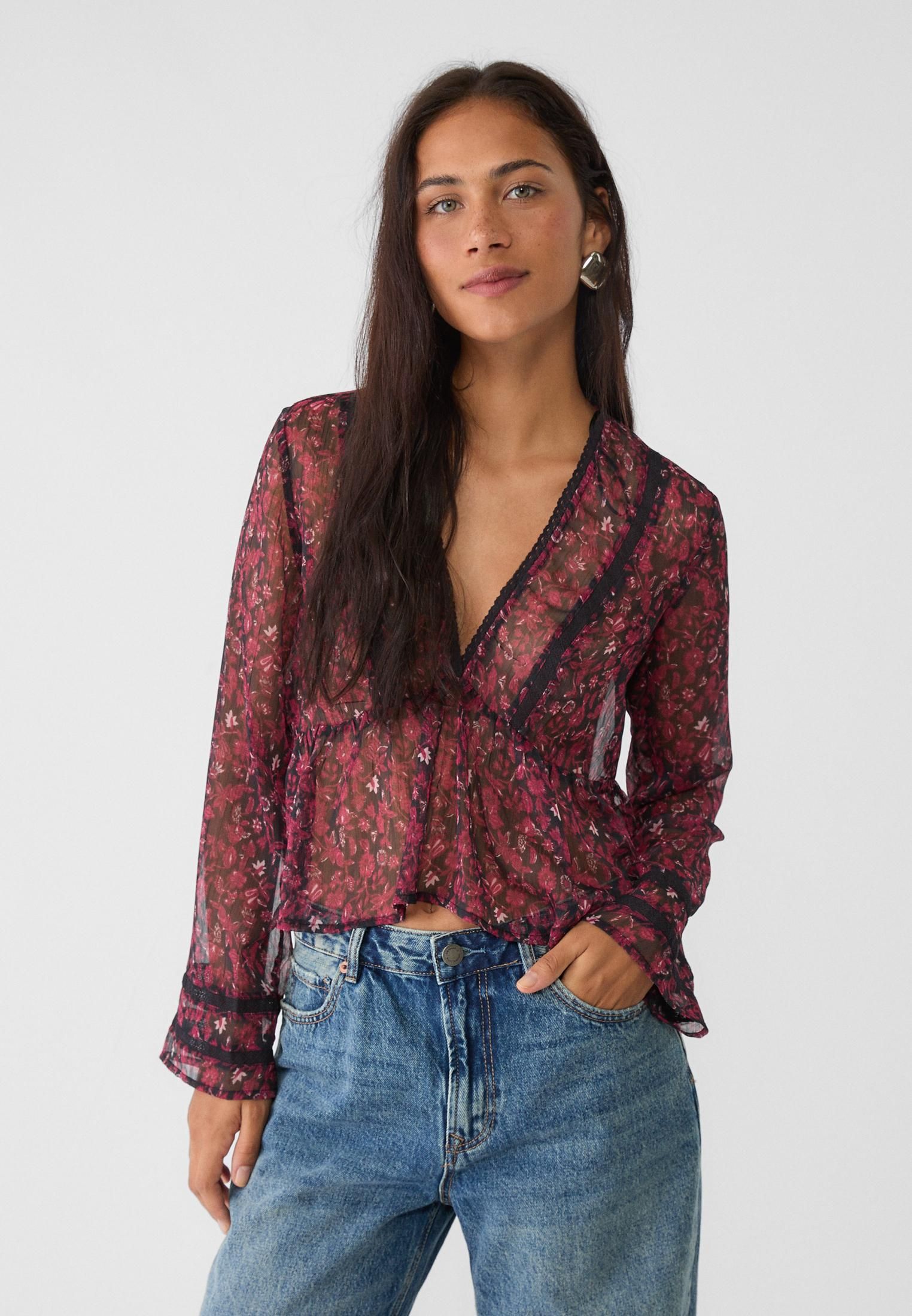 10 blusas y camisas estampadas de Zara, Stradivarius o Pull&Bear